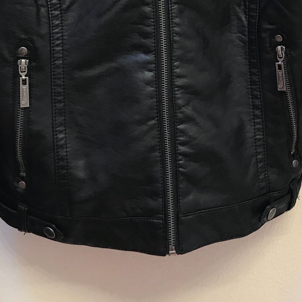 Leather Jacket - Picture 3 of 7